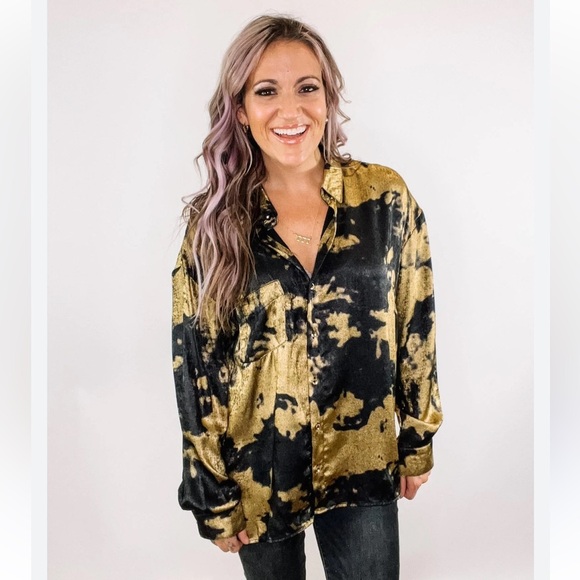 JODIFL Tops - Jodifl Metallic Gold & Black Oversized Button Up